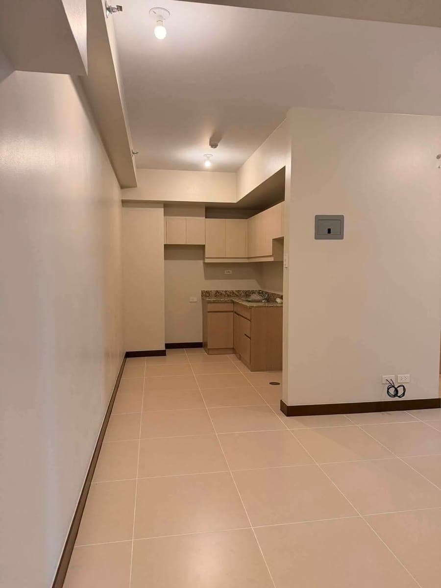 DMCI CONDO FOR RENT - photo 5
