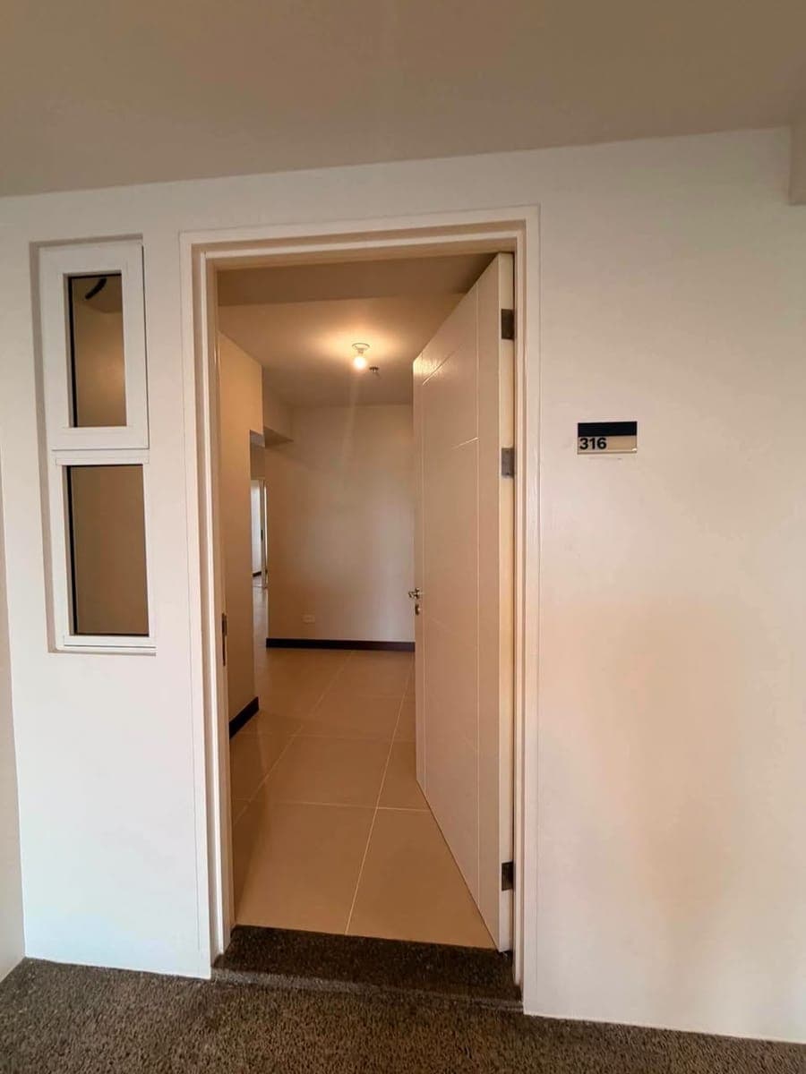 DMCI CONDO FOR RENT - photo 1
