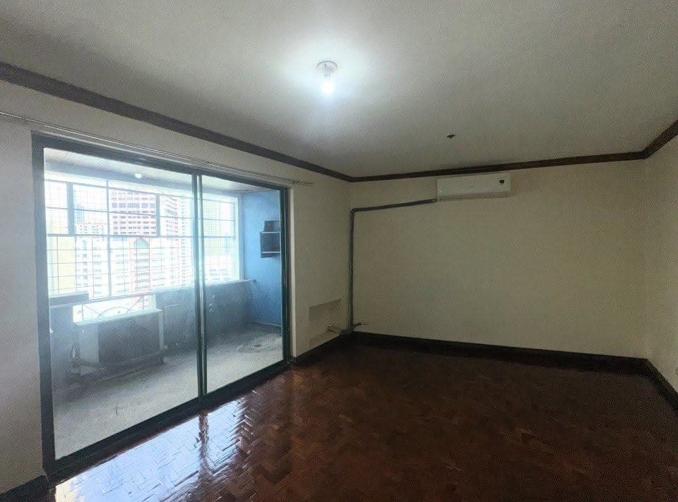## FOR RENT: The Palm Towers Makati - photo 1