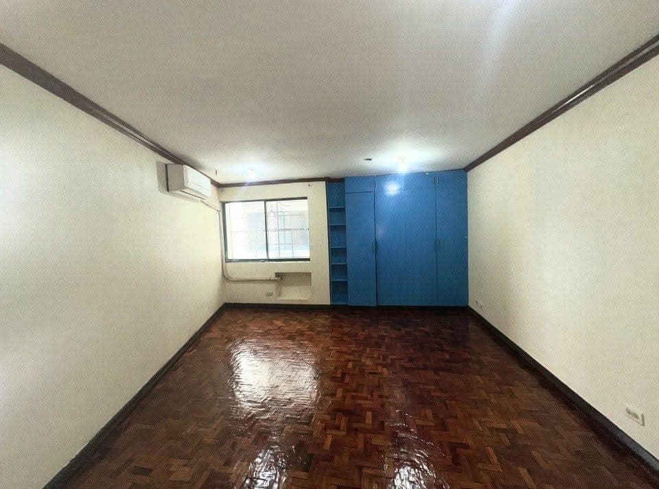 ## FOR RENT: The Palm Towers Makati - photo 2