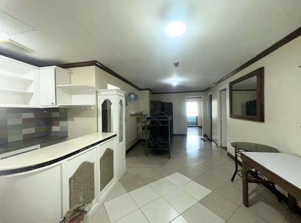 ## FOR RENT: The Palm Towers Makati - photo 4