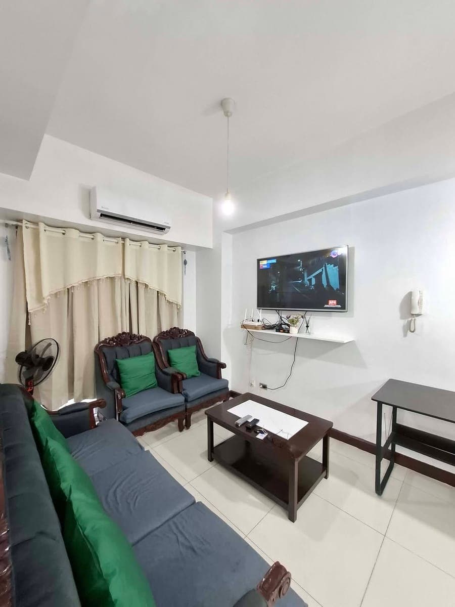 𝗙𝗢𝗥 𝗥𝗘𝗡𝗧! 1BR Condo Unit - Signa Designer Residences - photo 1