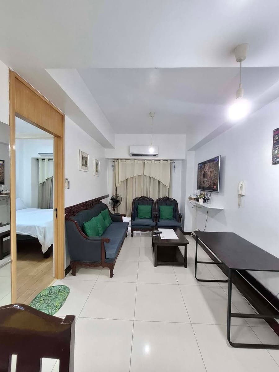𝗙𝗢𝗥 𝗥𝗘𝗡𝗧! 1BR Condo Unit - Signa Designer Residences - photo 2