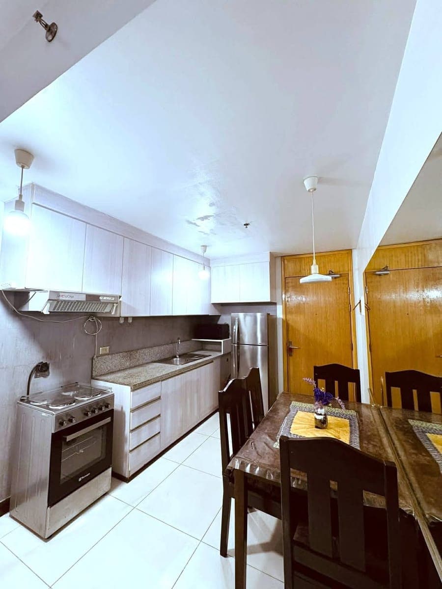 𝗙𝗢𝗥 𝗥𝗘𝗡𝗧! 1BR Condo Unit - Signa Designer Residences - photo 4
