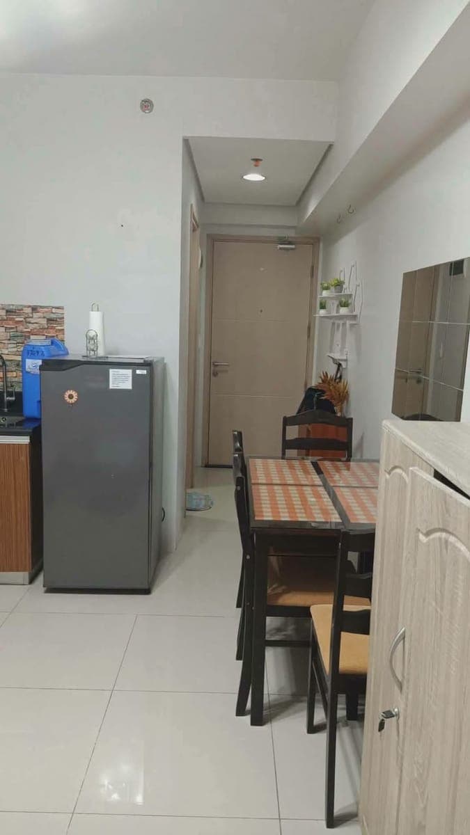 🏢 RUSH CONDO FOR RENT - photo 3