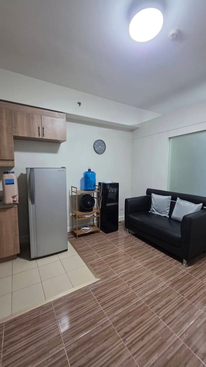 FOR RENT: 1BR Condo Unit w/ Balcony - photo 2