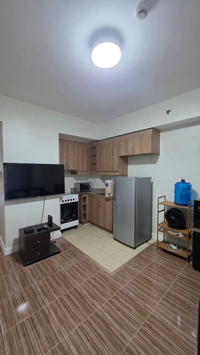 FOR RENT: 1BR Condo Unit w/ Balcony - photo 3