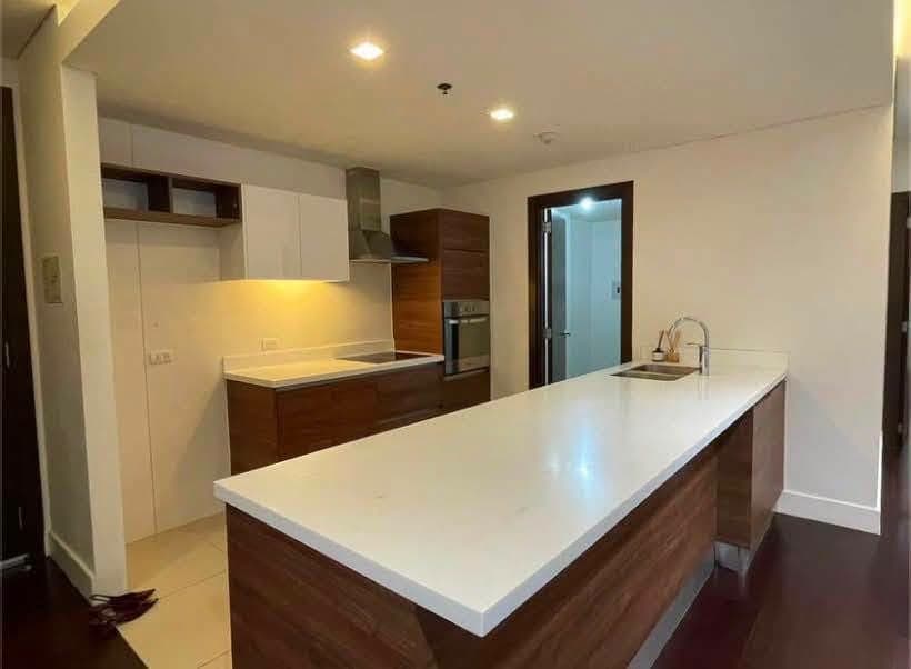 FOR LEASE: Fully furnished 2 Bedroom unit at Ayala Garden Towers, Makati City - photo 2