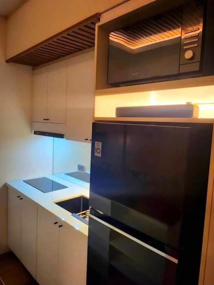 FOR LEASE: Fully furnished 1 Bedroom unit at Vantage Rockwell, Makati - photo 4