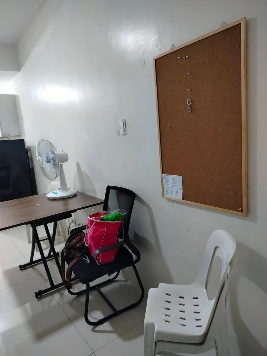 🌟 MOVE-IN READY: Cozy 1-BR Condo Right Beside Gilmore LRT-2! 🌟 - photo 1
