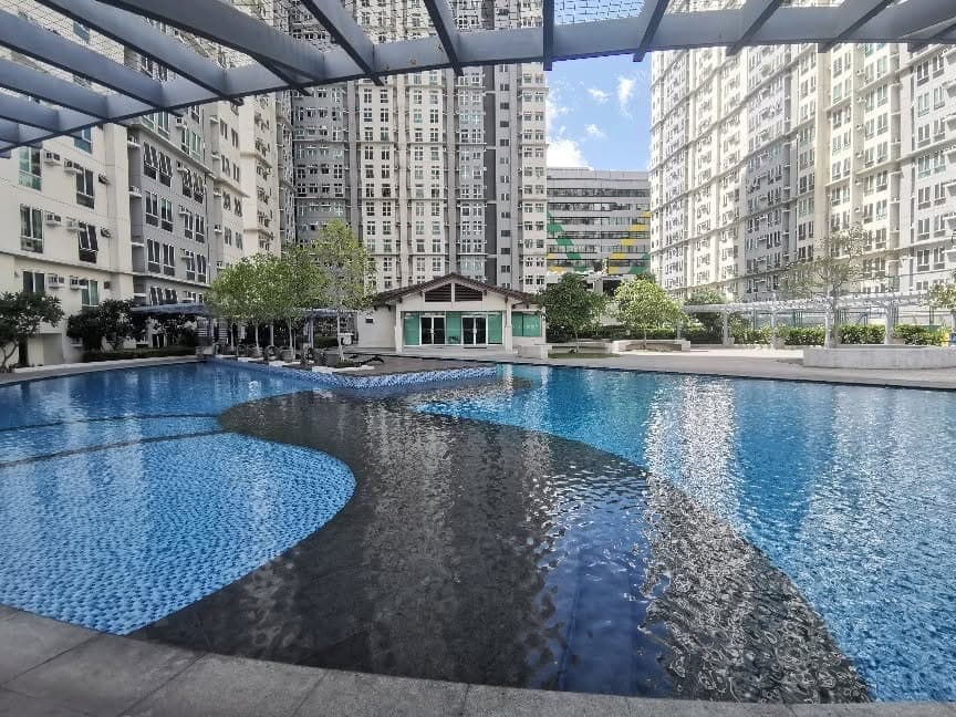 FOR RENT: 1-Bedroom Bare Unit at San Lorenzo Place, Makati 🏙️ - photo 1