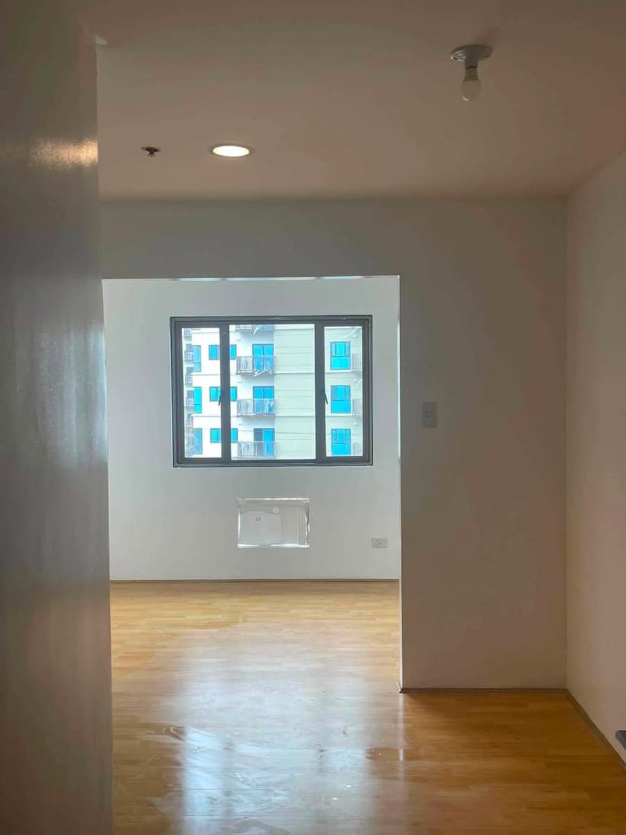 🏢 Low-Rise Condo Unit for Sale or Lease - photo 4