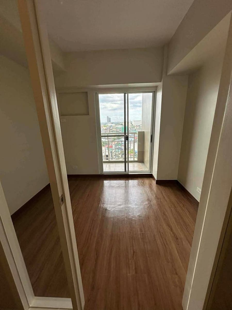 FOR LEASE UNIT AND PARKING✨ - photo 2