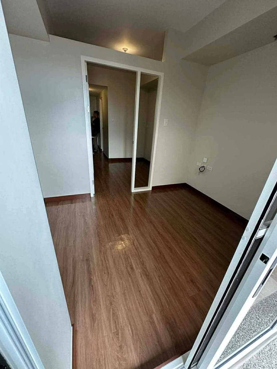 FOR LEASE UNIT AND PARKING✨ - photo 3