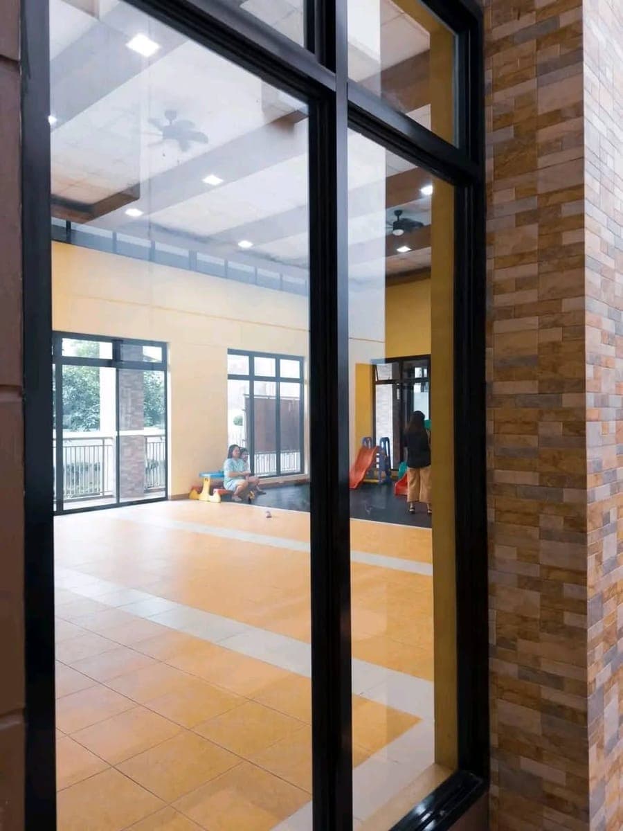 FOR RENT Php16,000 per month - photo 3