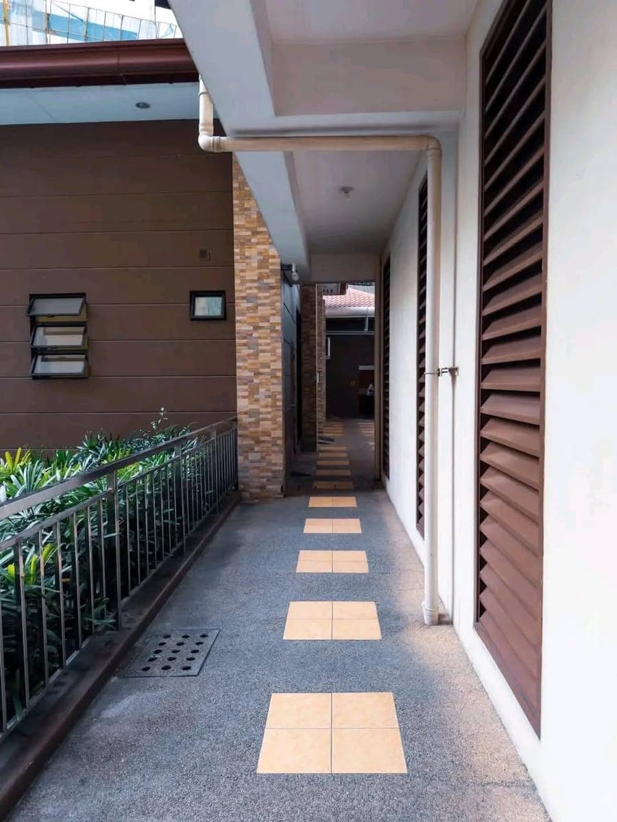 FOR RENT Php16,000 per month - photo 4