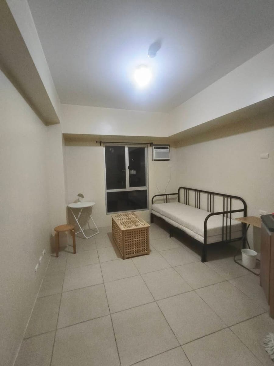 FOR RENT  NEAR SM NORTH AND WALKING DISTANCE TO TRINOMA.. - photo 2