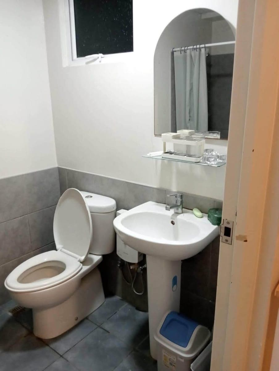 FOR LEASE STUDIO near Greenbelt - photo 5