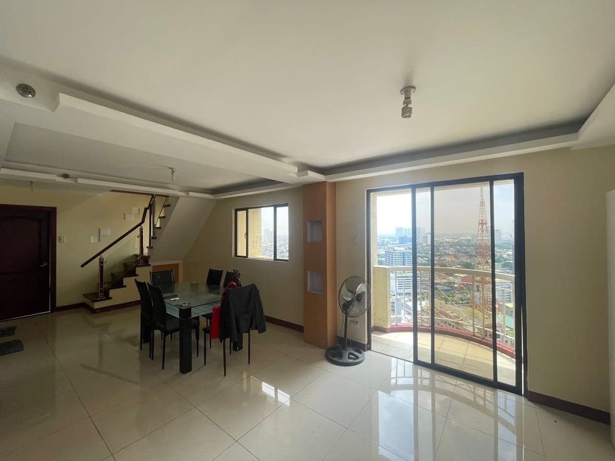FOR RENT - 4BR Unit at Torre Venezia - photo 3