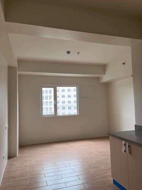 CONDO FOR RENT - photo 2