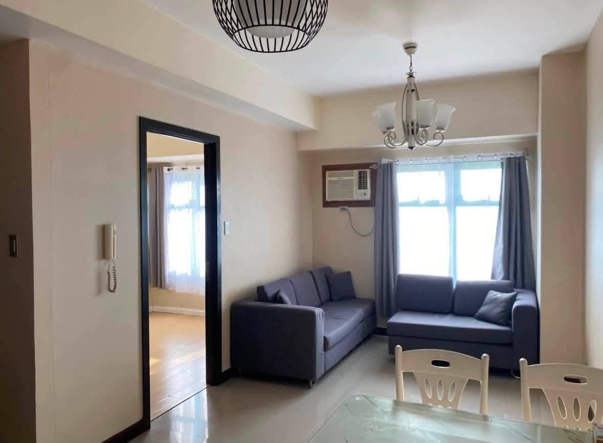 SEMI-FURNISHED 1BEDROOM CONDO UNIT FOR RENT. - photo 2