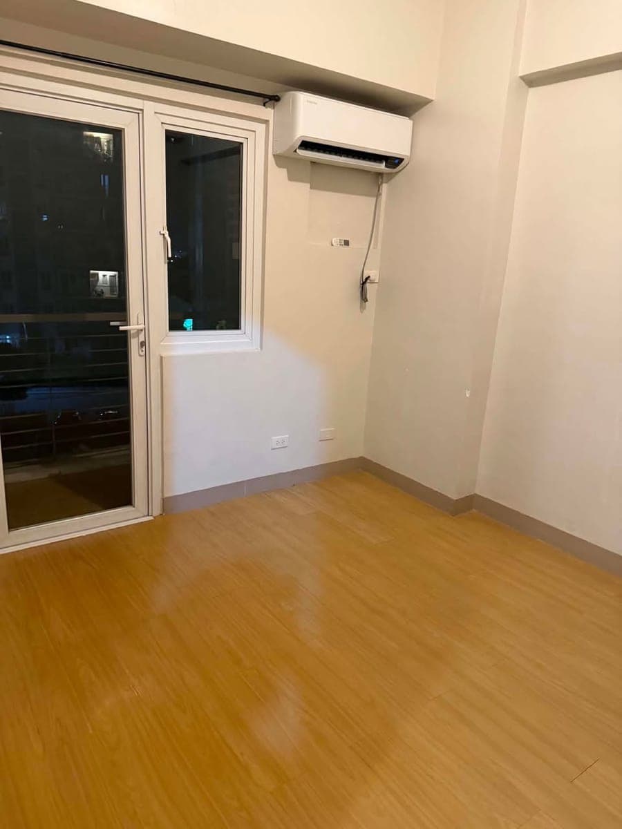 2-BEDROOM   unit with balcony FOR RENT - photo 3