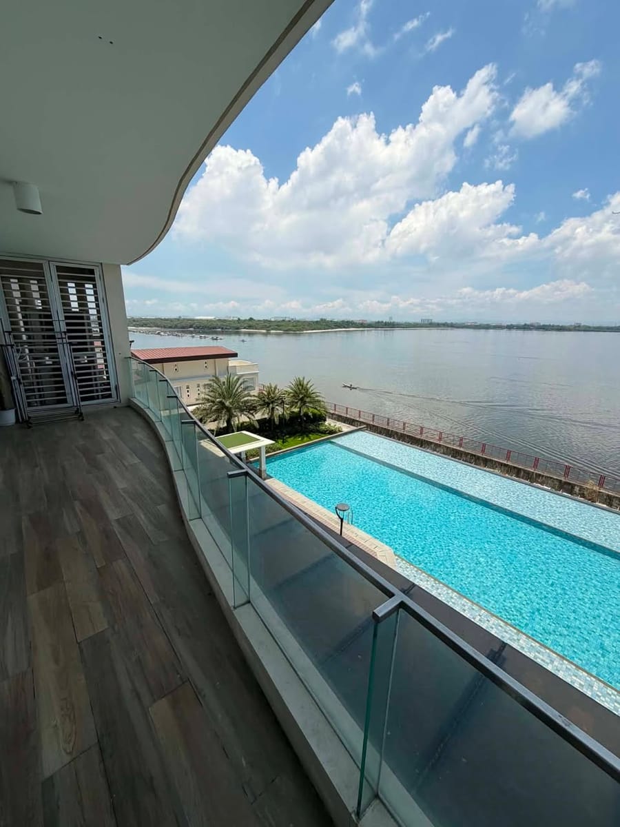 For Rent: Oak Harbor Residences (Parañaque) - photo 1