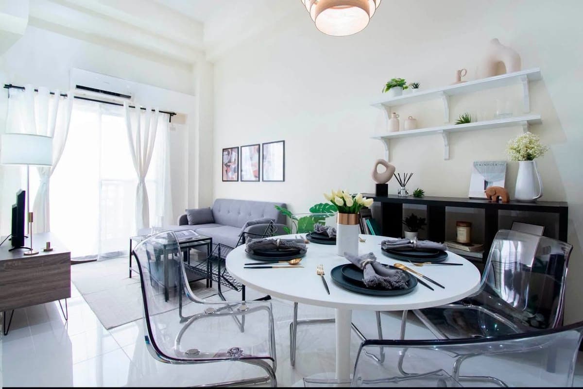 ✨ Fully Furnished 2BR Penthouse with Balcony | Lumiere Residences - photo 2