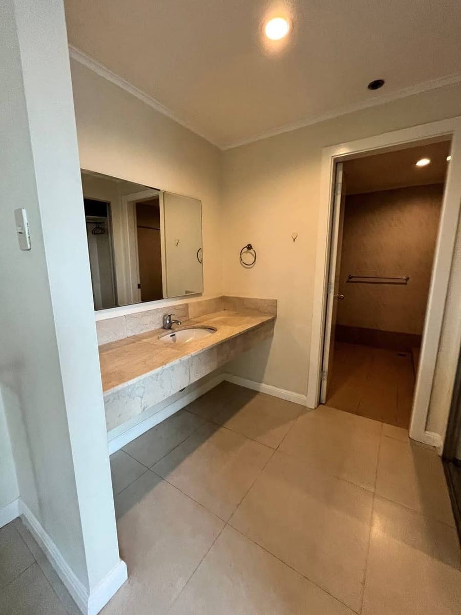 FOR RENT‼️ West of Ayala 1BR - photo 3