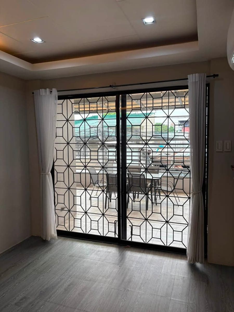 Unit For Rent - photo 2