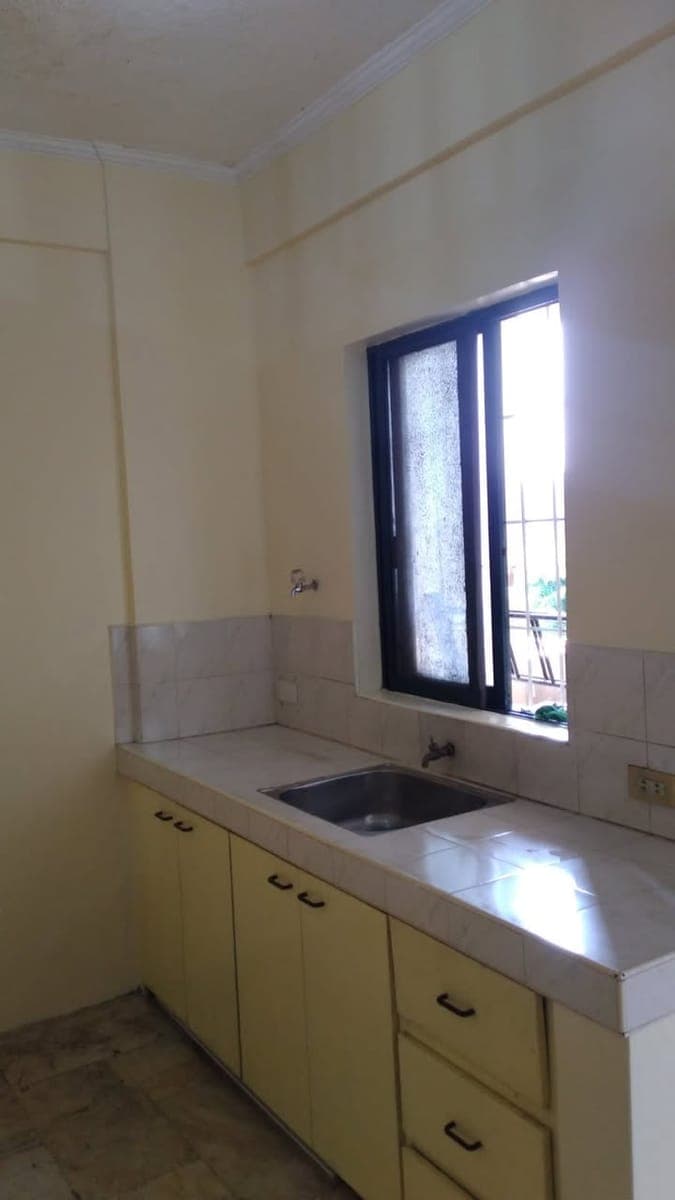 Location: 1091 Rodriguez Avenue Bangkal Makati. - photo 2