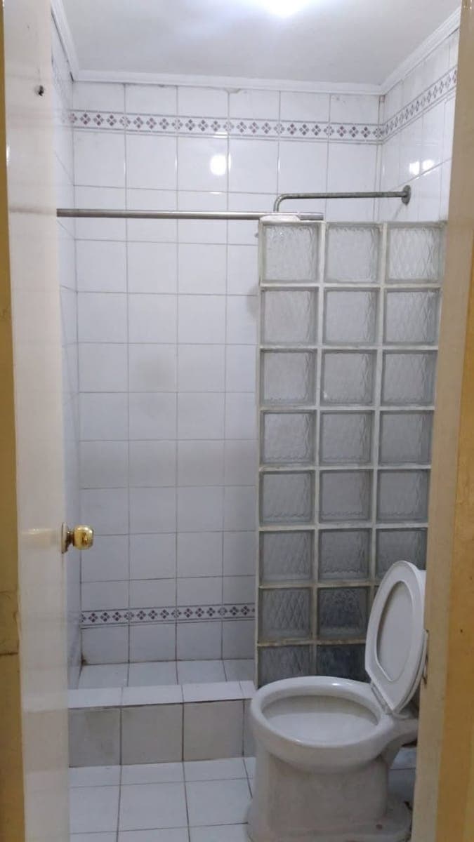 Location: 1091 Rodriguez Avenue Bangkal Makati. - photo 3