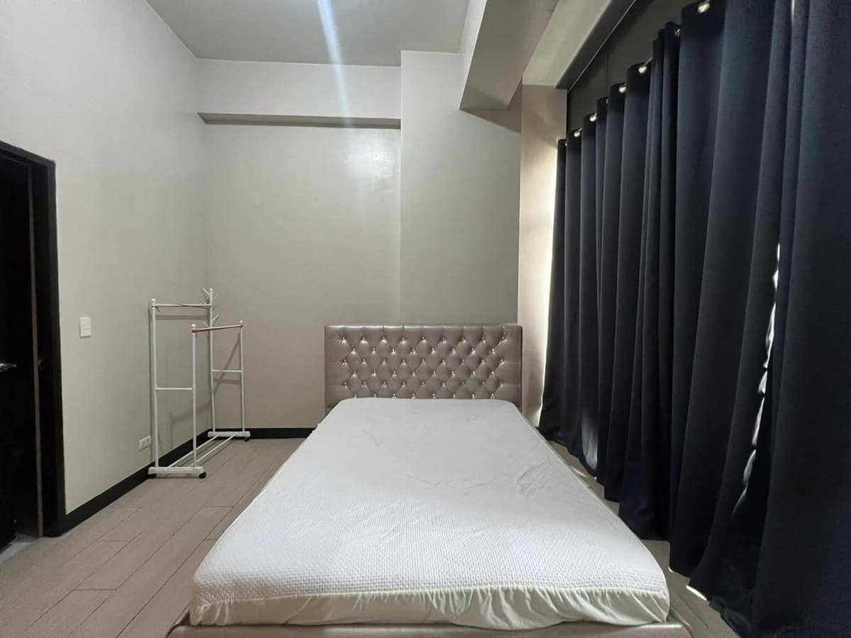 FOR RENT | Greenbelt Hamilton, Makati - photo 2