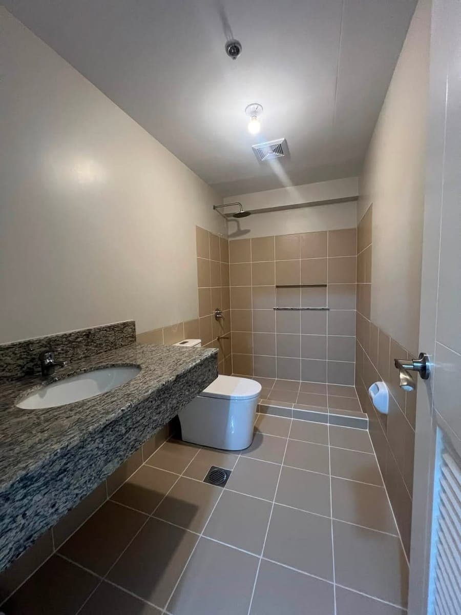 🏡 FOR RENT: NEW TURNOVER 2BR CONDO AT THE ORIANA - photo 3