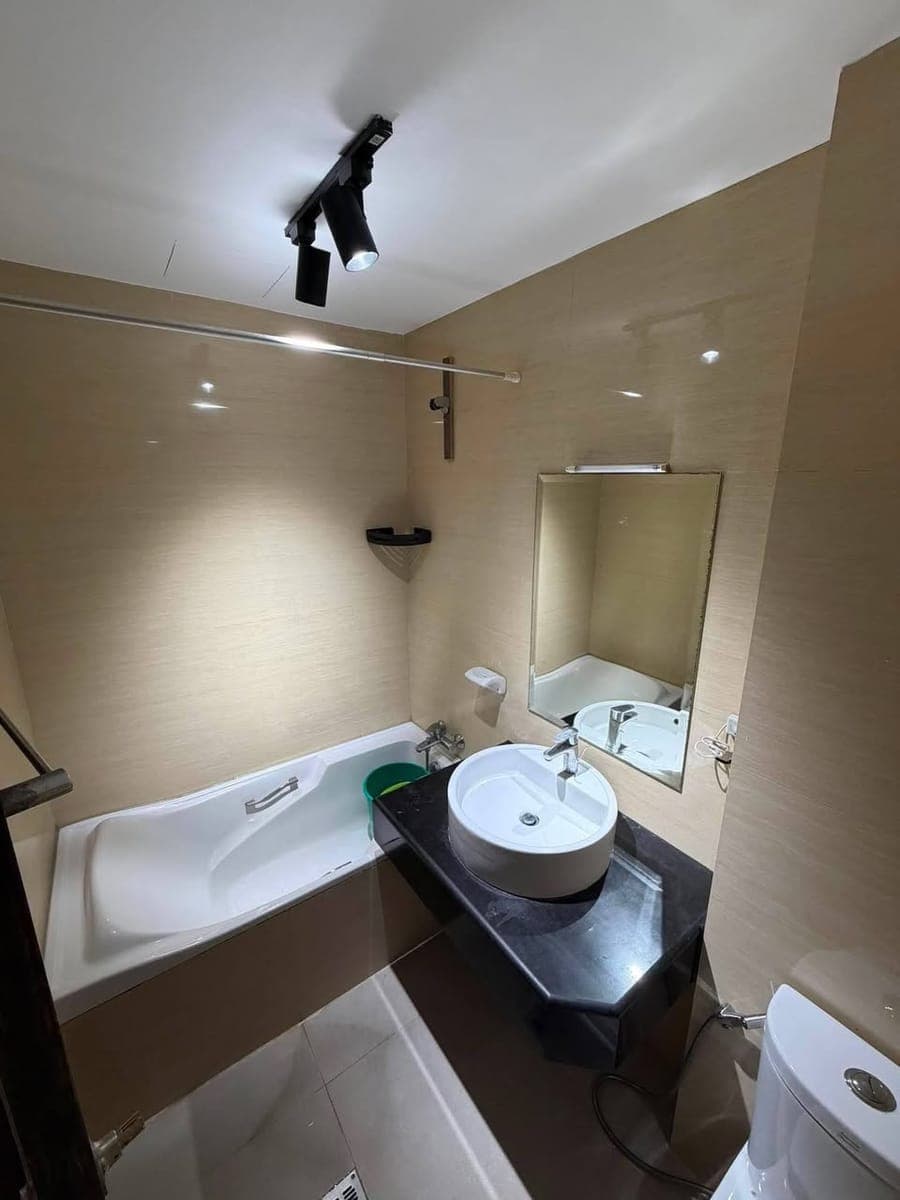 One Central condominium  Makati 📍📍📍 - photo 4