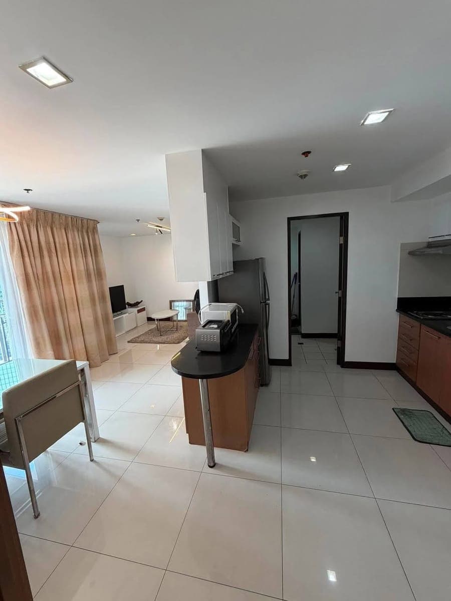 One Central condominium  Makati 📍📍📍 - photo 5
