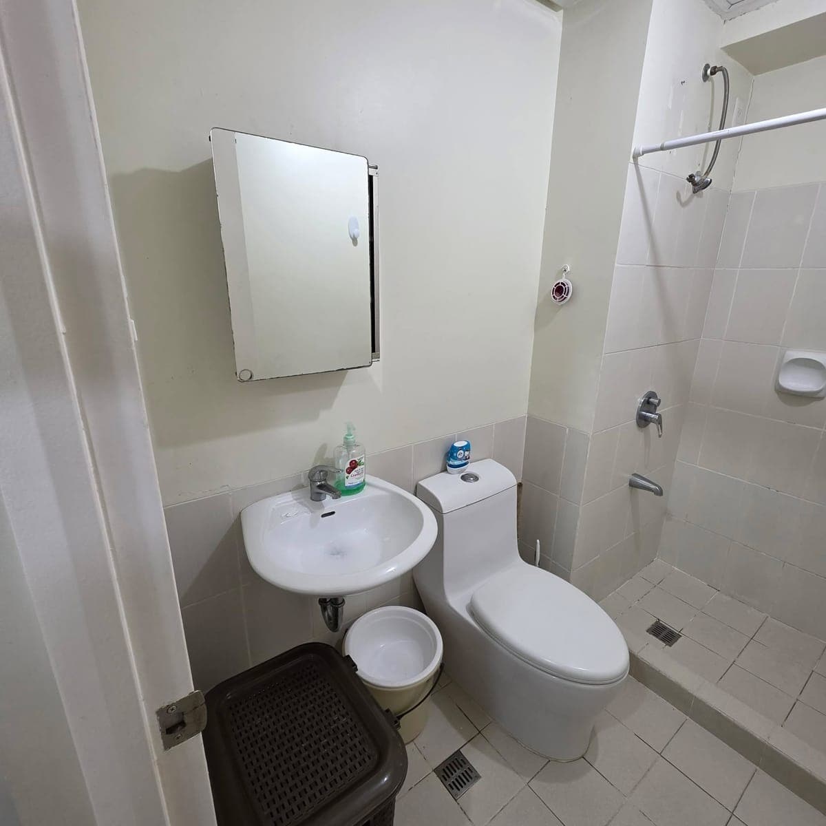 # **FOR LONG TERM RENT: Zinnia Tower 1BR** - photo 3
