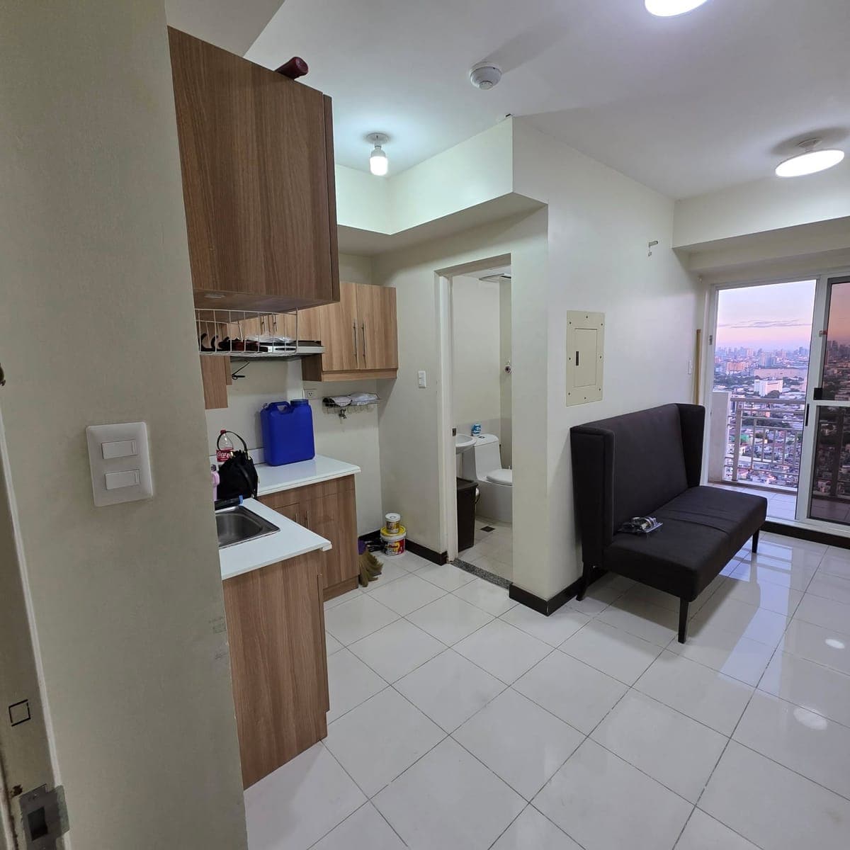 # **FOR LONG TERM RENT: Zinnia Tower 1BR** - photo 5
