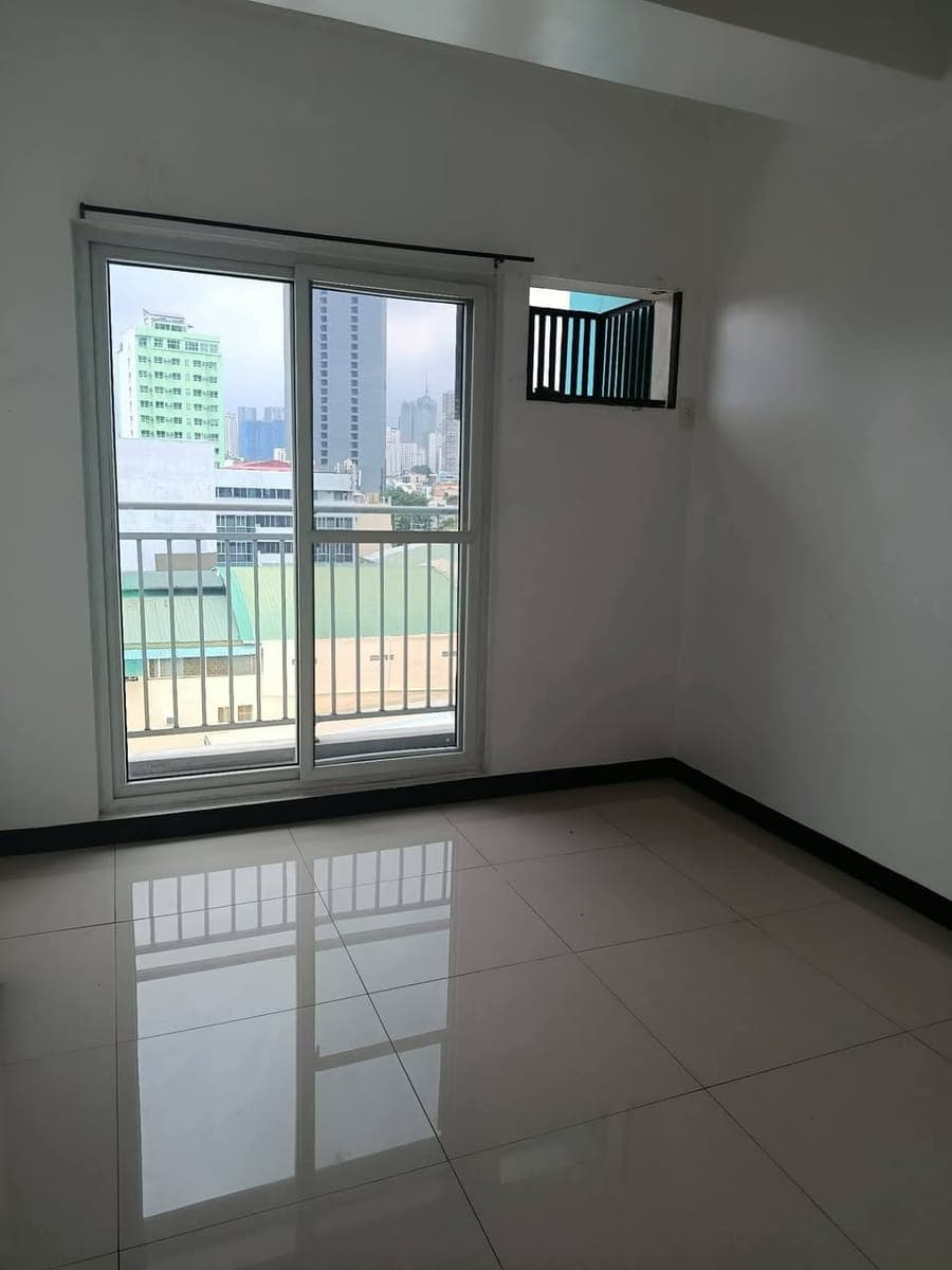 CONDO FOR RENT - photo 3