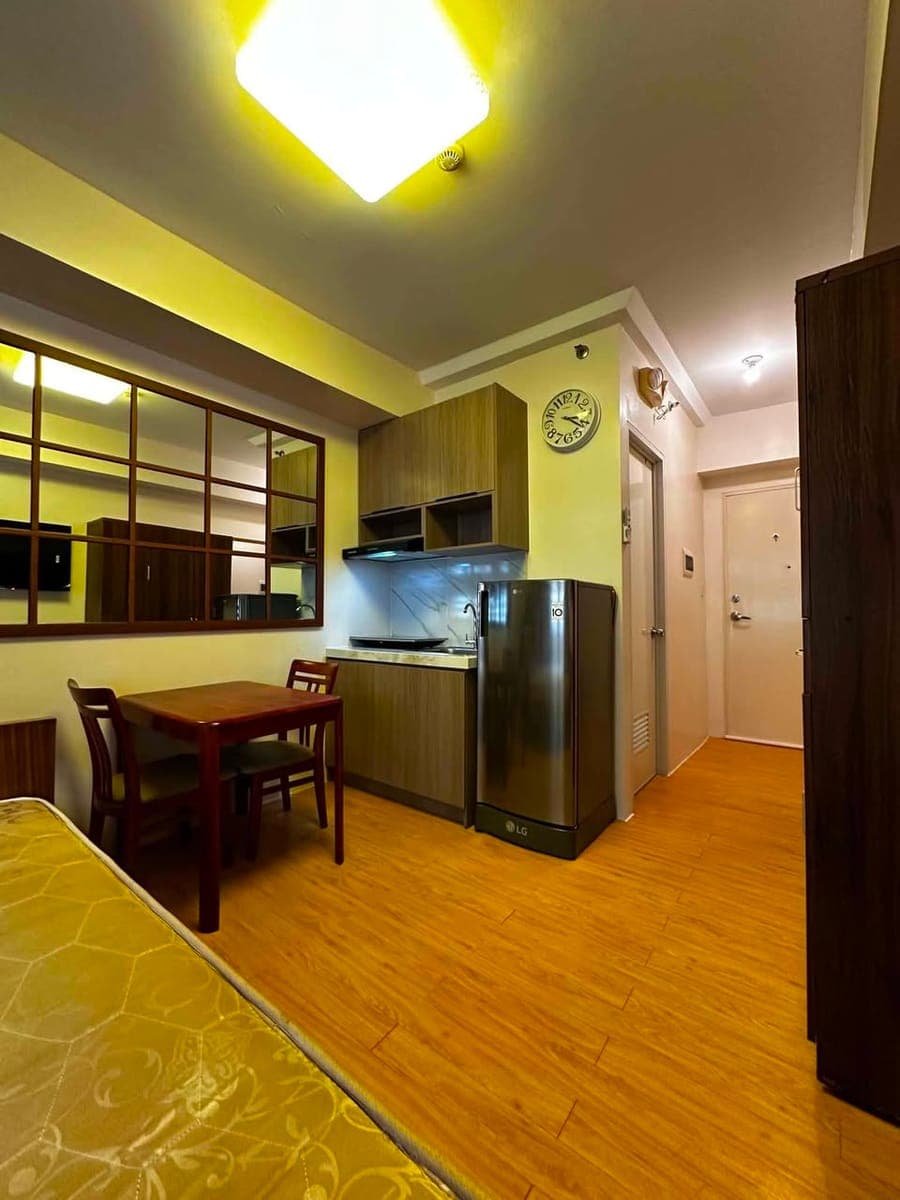 For Rent Studio Unit ( 18.6 sq.meters ) - photo 3