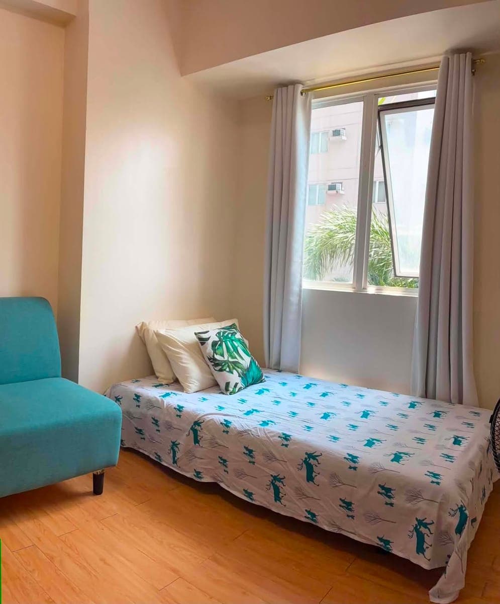 For Rent Studio unit ( 18.6 sq.meters ) - photo 1