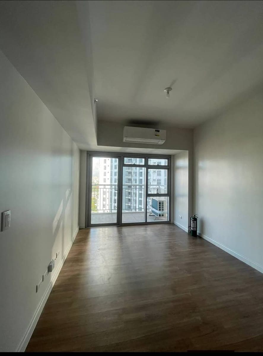 FOR LEASE - photo 2