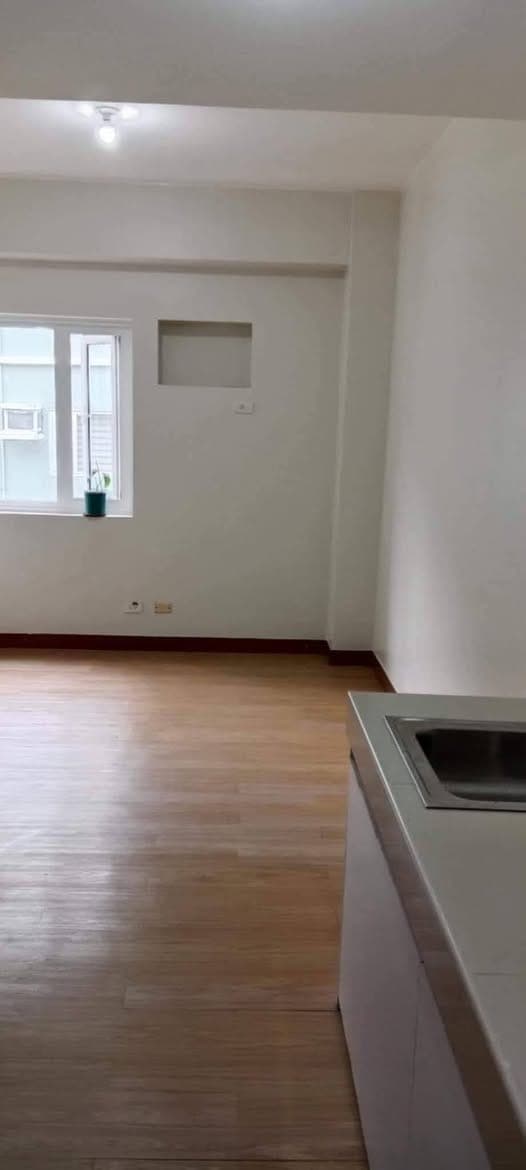 RUSH! FOR RENT TREES RESIDENCE NEAR SM FAIRVIEW - photo 1