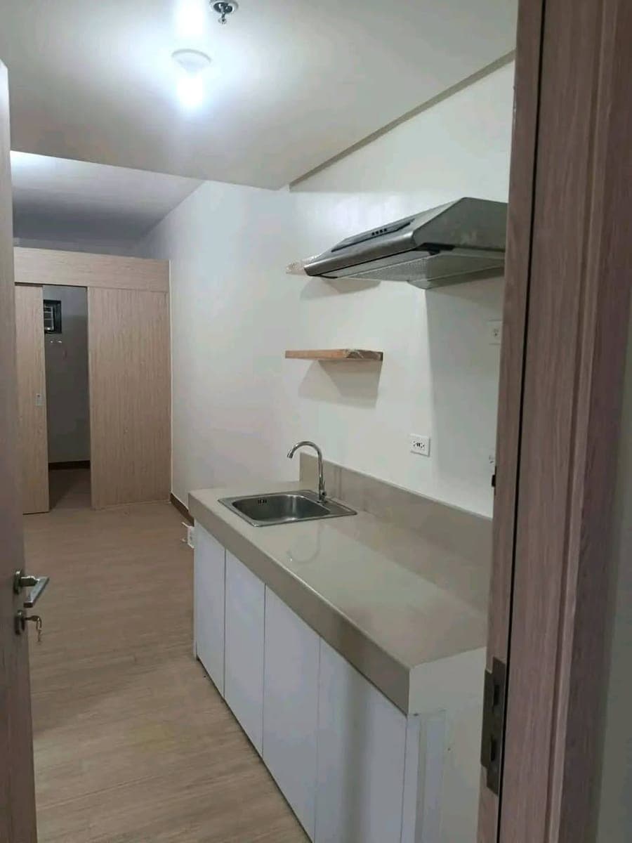RUSH FOR RENT : 11k inclusive assoc dues - photo 1