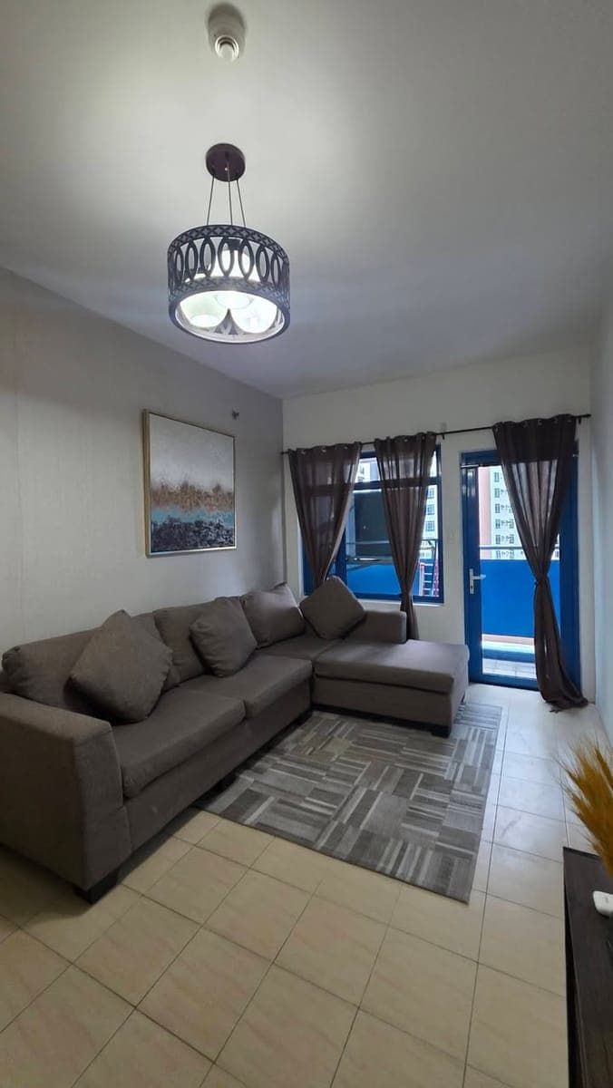 FOR RENT: Pet Friendly 2BR Corner Unit w/ Balcony - photo 2