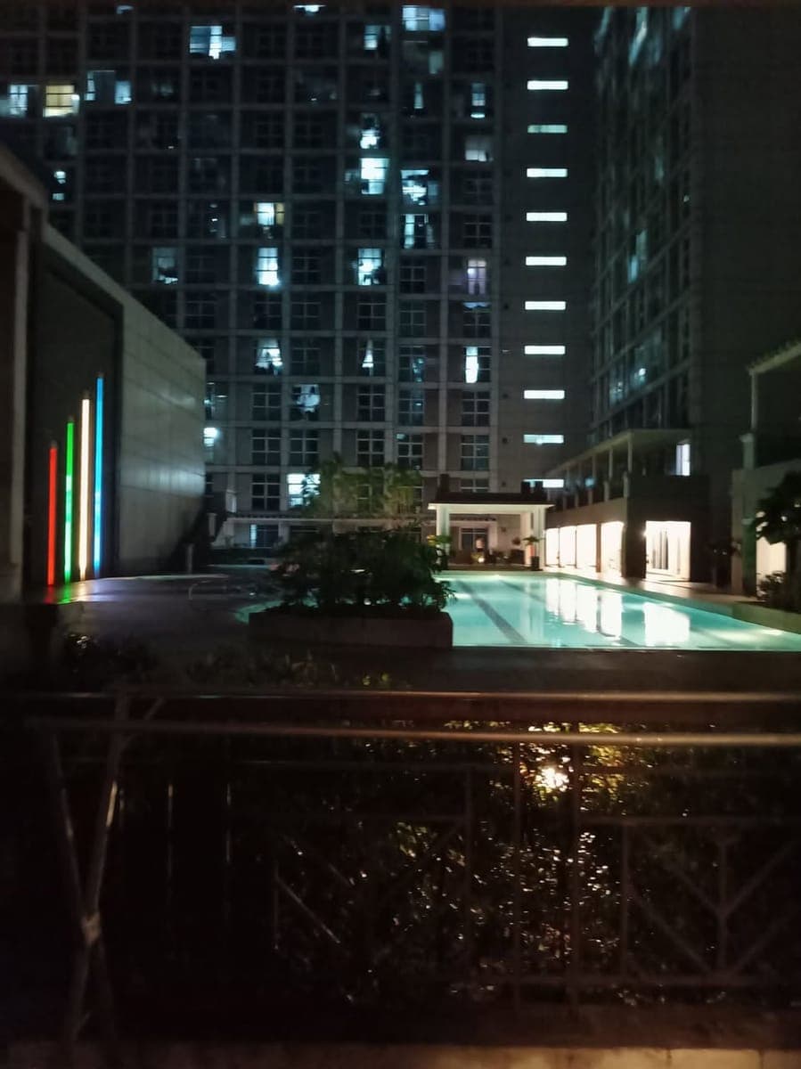 FOR SALE OR FOR LEASE: Larger-than-Standard Furnished Studio with Balcony at The Linear Makati - photo 1