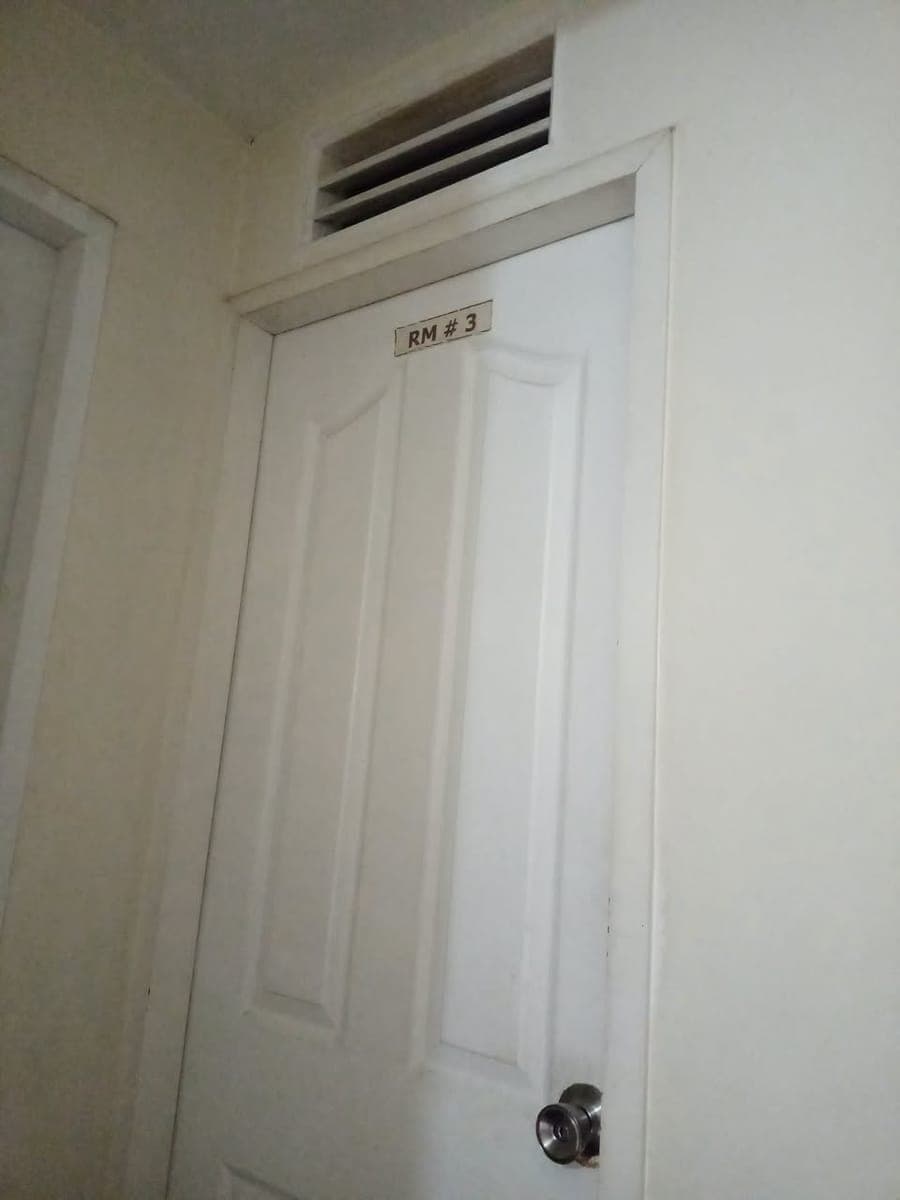 🏡 ROOM FOR RENT – Victoria Towers, Timog, Quezon City - photo 3