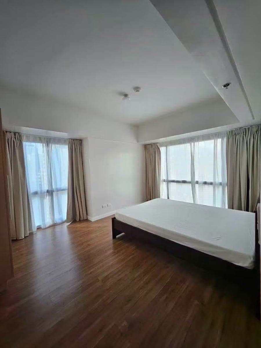 For Rent 3Br at Gentry Residences - photo 3