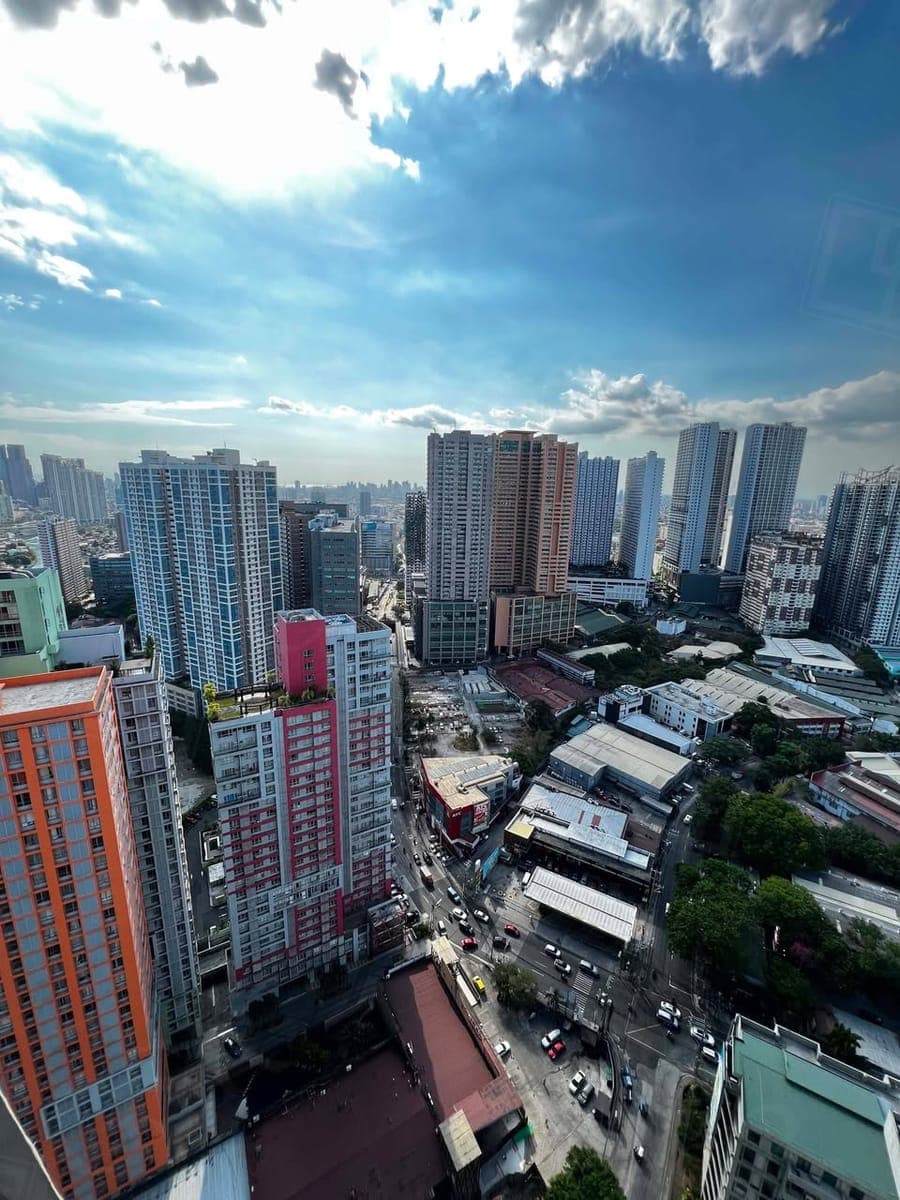 **Fully Furnished One Bedroom Unit For Lease at Sheridan Towers ** - photo 2