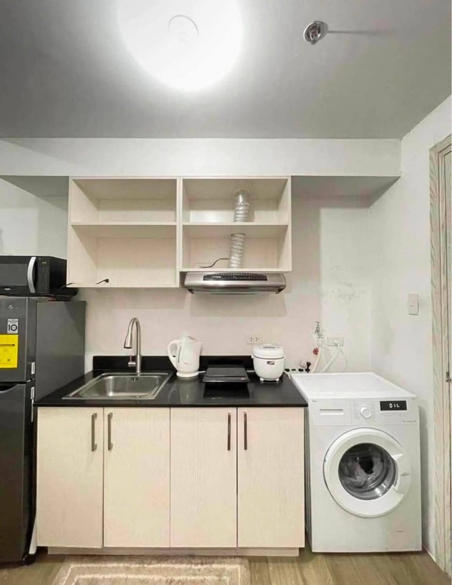 FOR RENT: ₱20,000/month. - Inclusive condo dues - photo 3